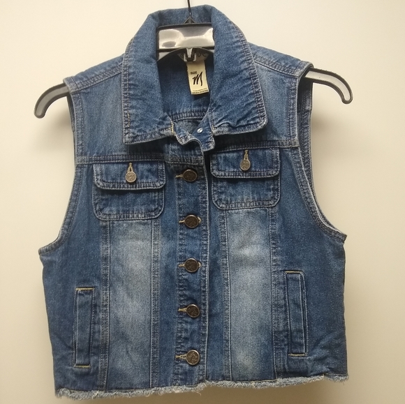 Indigo Rein Jackets & Blazers - EUC Indigo Rein Denim Vest Jacket - Size M